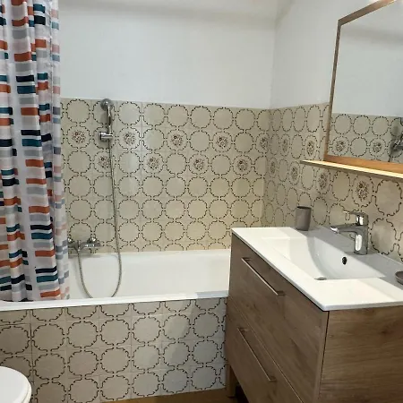 Magnifique F2 - 3 Piscines - 48 M2 *