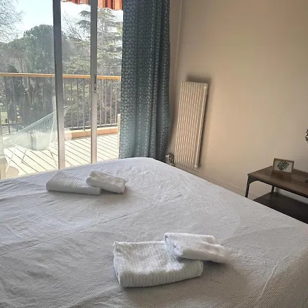 Magnifique F2 - 3 Piscines - 48 M2